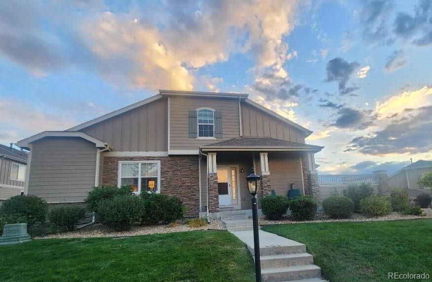 Property Photo:  4888 Raven Run  CO 80023 