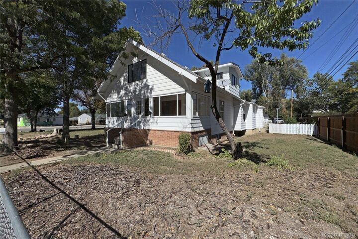Property Photo:  1048 11th Avenue  CO 80501 