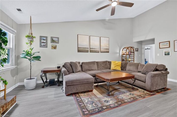 Property Photo:  1925 Ravencroft Ln  VA 23454 