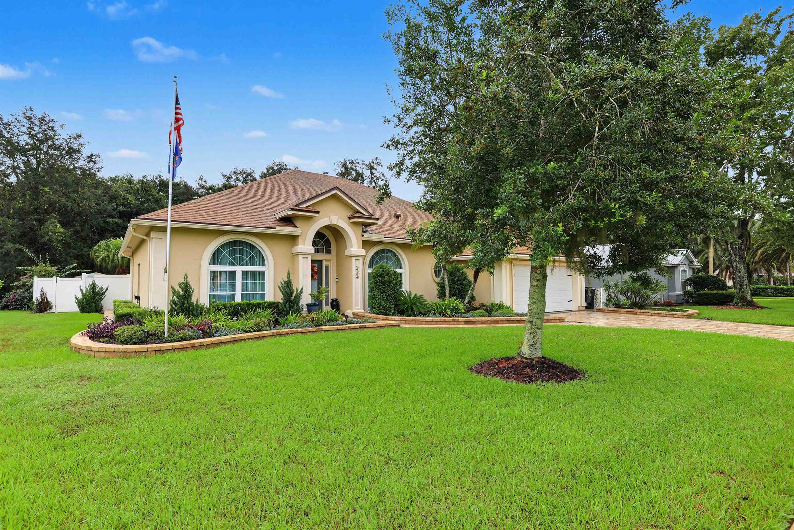 Property Photo: 224 Bilbao Dr FL 32086