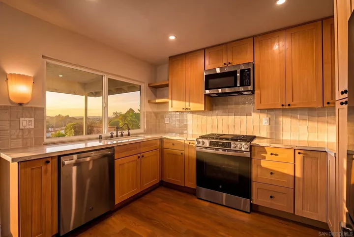 Property Photo: 12602 Senda Acantilada CA 92128