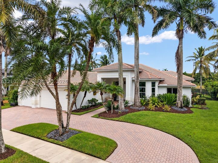 Property Photo: 1378 Victoria Isle Dr FL 33327