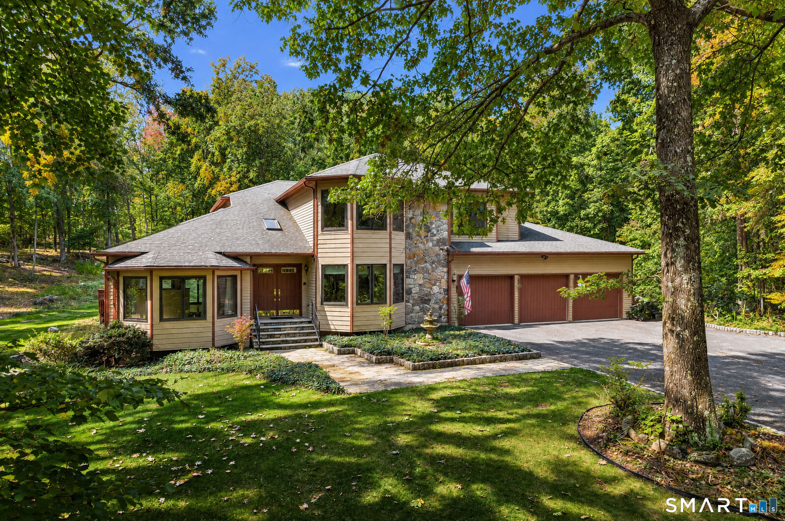 Property Photo:  5 Fawn Crest Drive  CT 06812 