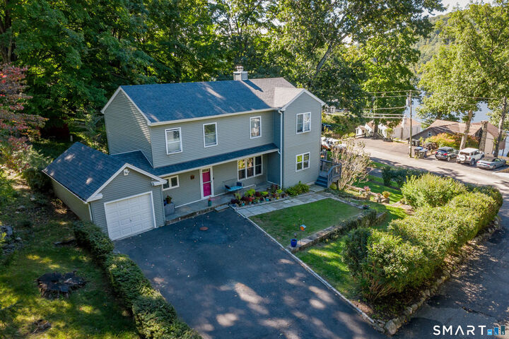 Property Photo:  14 Moody Lane  CT 06811 