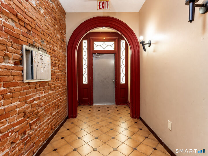 Property Photo:  229 Franklin Avenue  CT 06114 