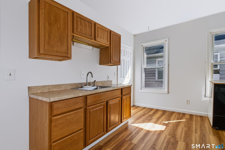 Property Photo: 10 Glover Place 12 CT 06457