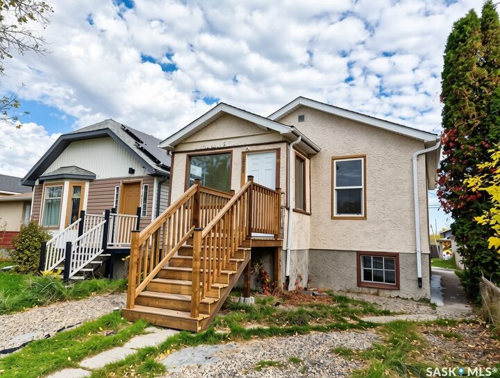 Property Photo: 815 Elphinstone Street SK S4T 3L5