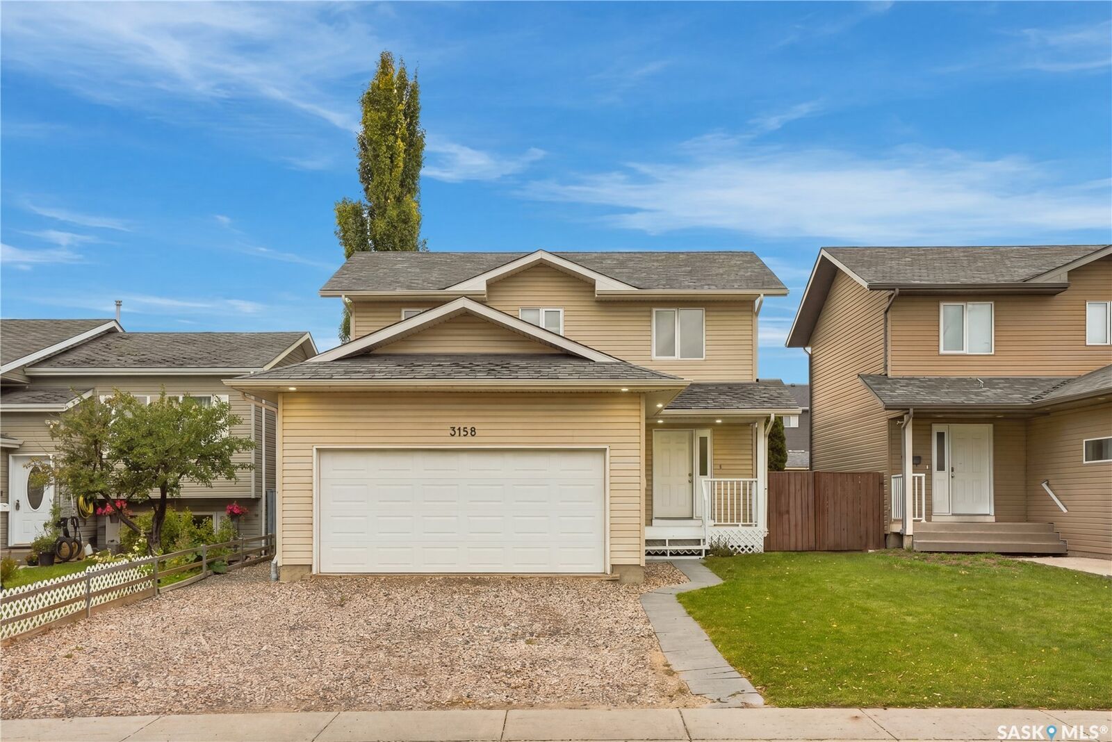 Property Photo:  3158 37th Street W  SK S7L 7C8 