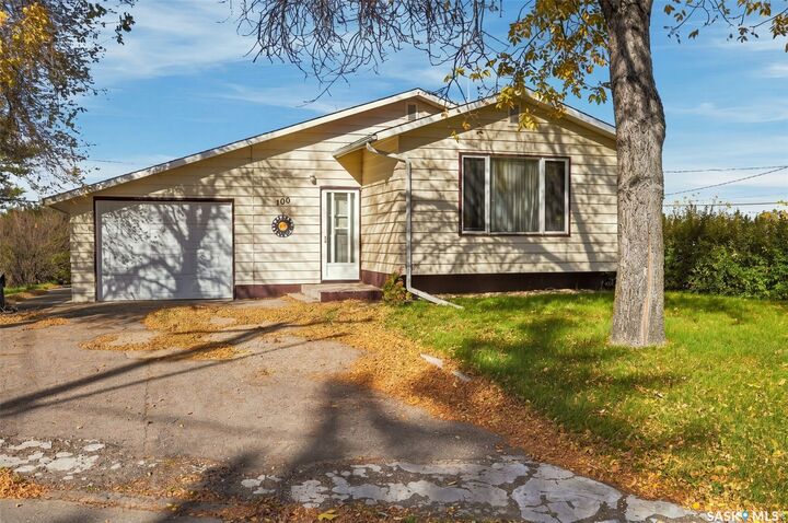 Property Photo: 100 1st Avenue SW SK S0A 1N0