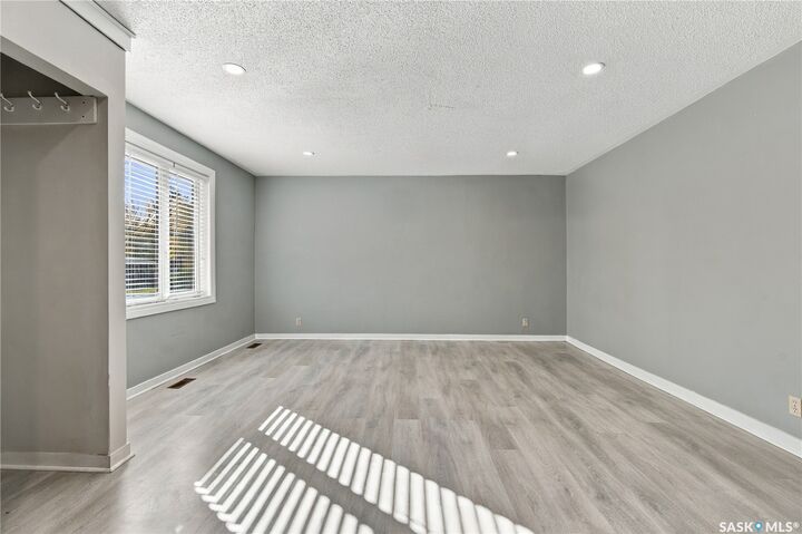 Property Photo:  328 College Avenue E  SK S4N 0V8 