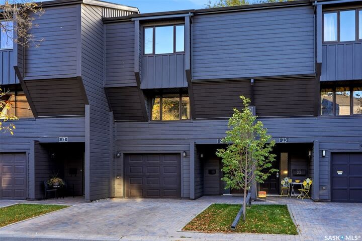 Property Photo:  27 Quincy Drive  SK S4S 6L7 