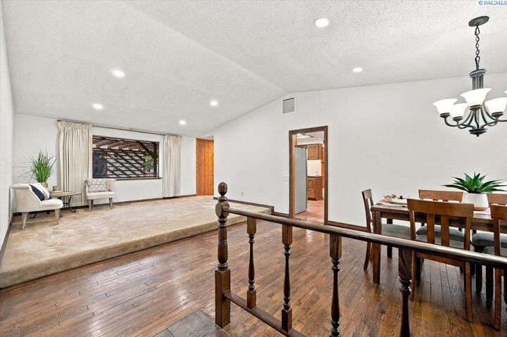 Property Photo: 2047 George Washington Way WA 99354