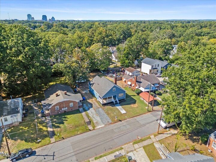 Property Photo: 911 Alma Street NC 27703