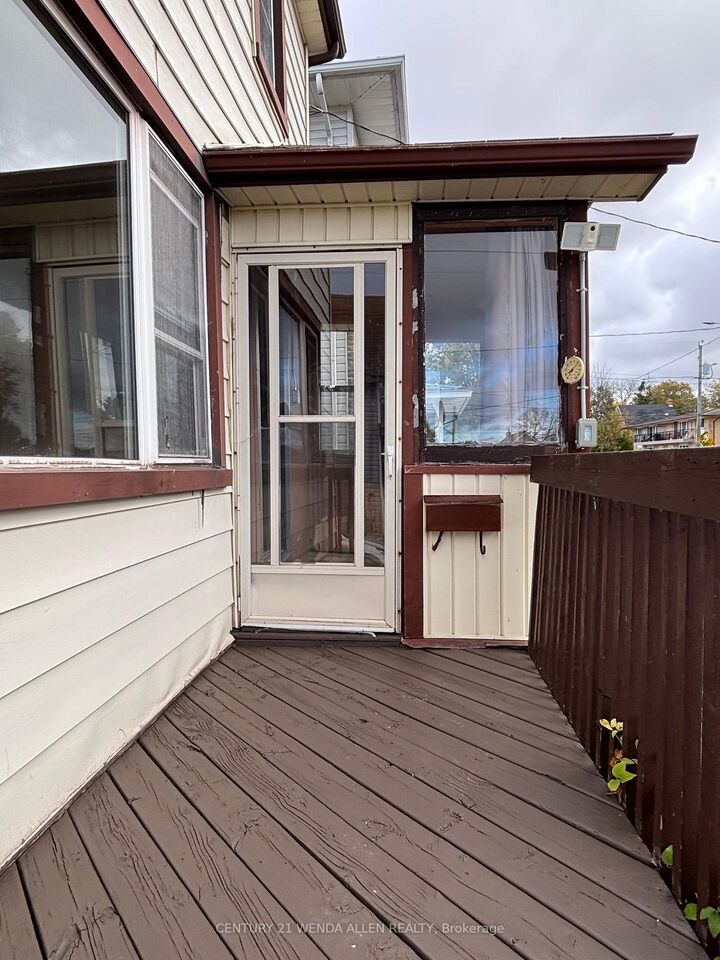 Property Photo:  756 Cedar Street  ON P1B 6P6 