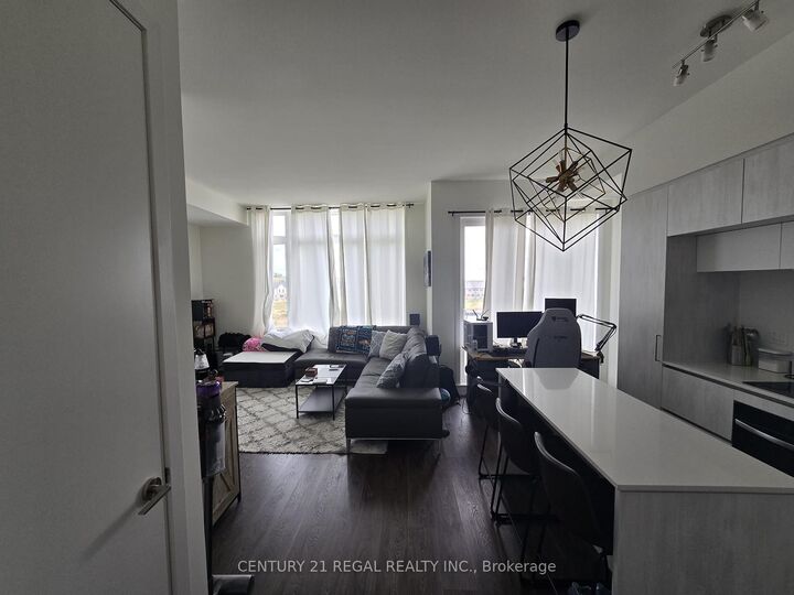 Property Photo:  3 Steckley House Lane 811  ON L4S 0N2 