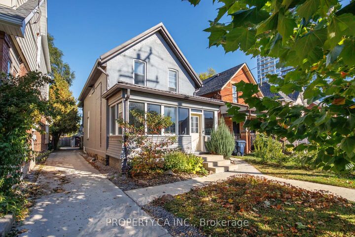 Property Photo:  112 Stephenson Avenue  ON M4C 1G4 