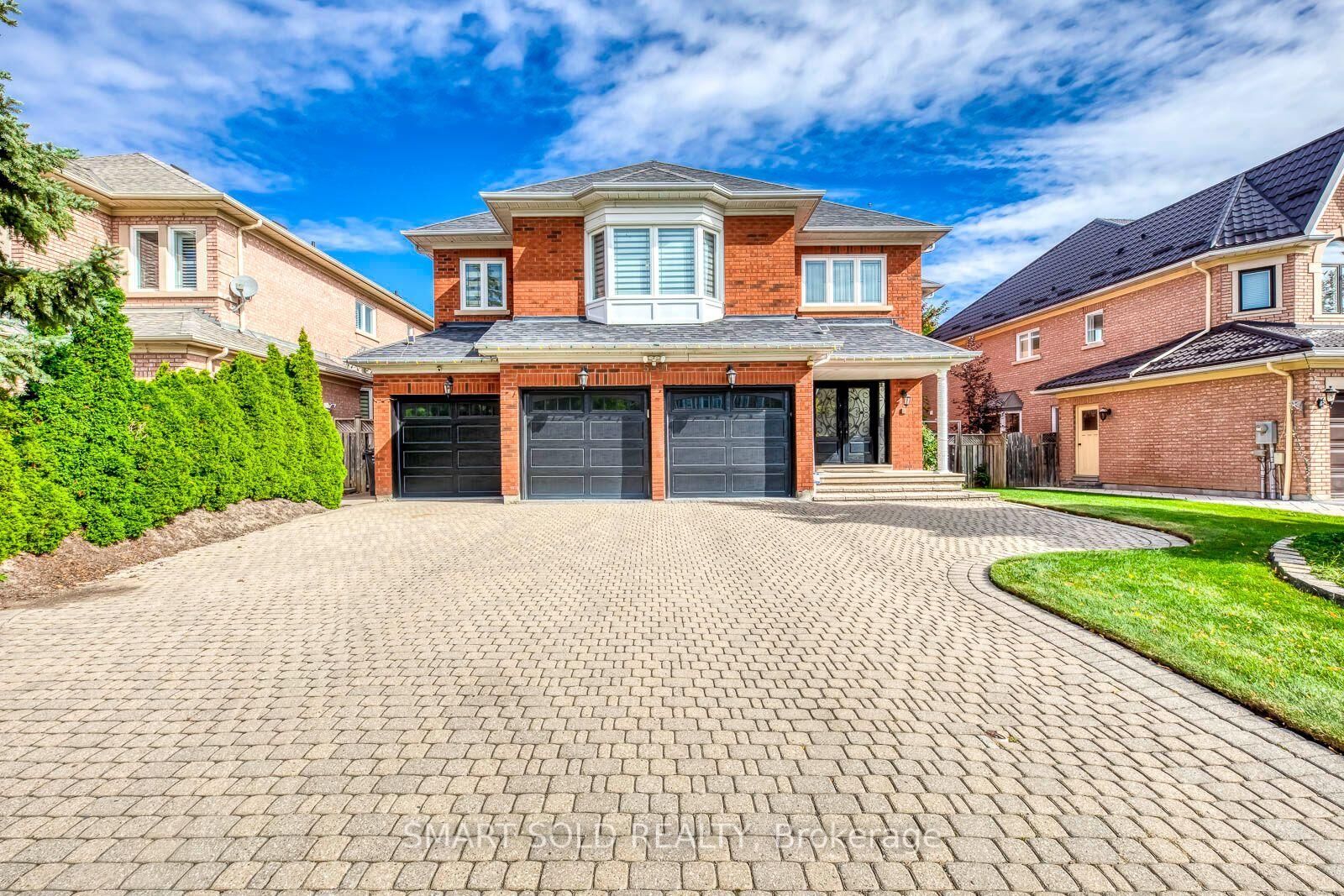 Property Photo:  
