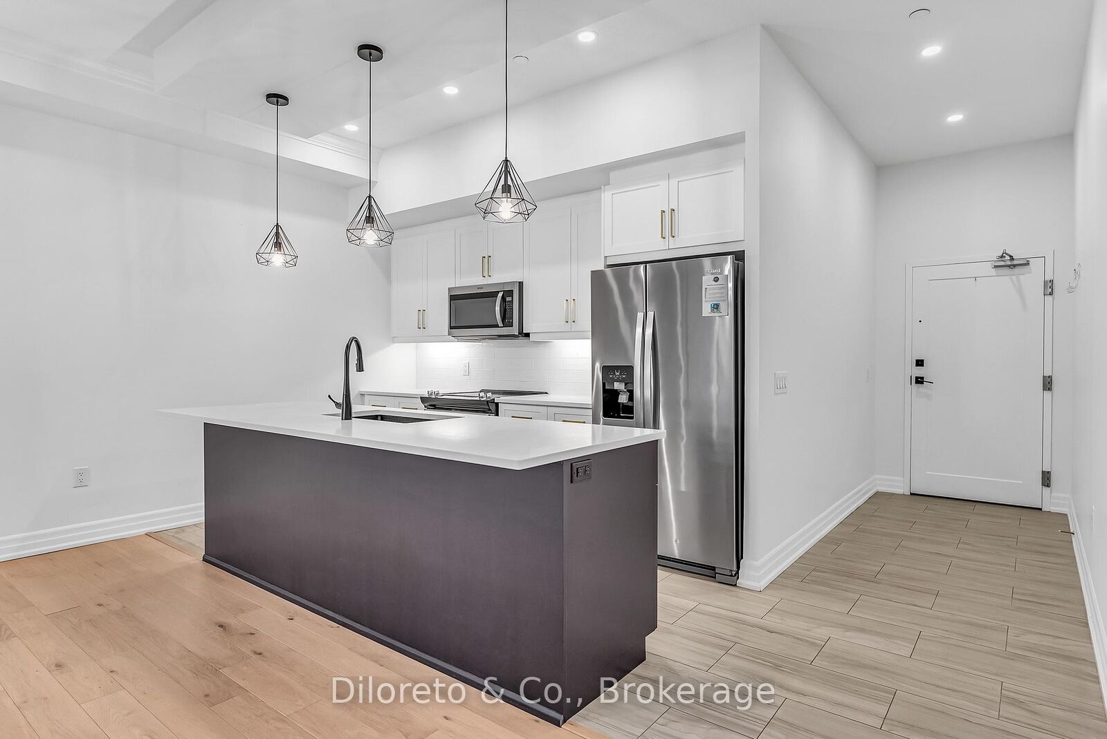Property Photo:  1880 Gordon Street 214  ON N1L 1G7 