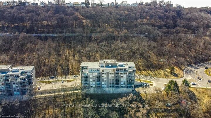 Property Photo:  455 Charlton Avenue E 402  ON L8N 0B2 