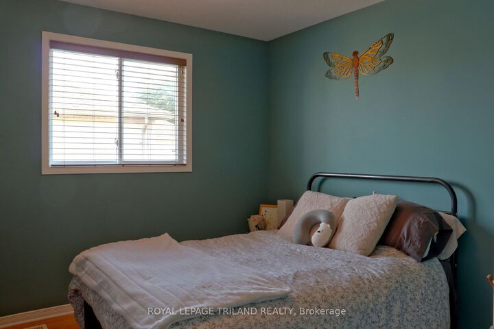 Photo de la propriété: 921 Sprucewood Drive ON N5X 4L8