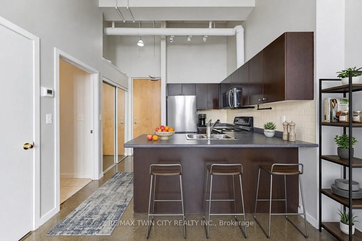 Property Photo:  404 King Street W 405  ON N2G 2L5 