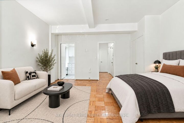 Property Photo:  110 St Clair Avenue W 102  ON M4V 1N4 