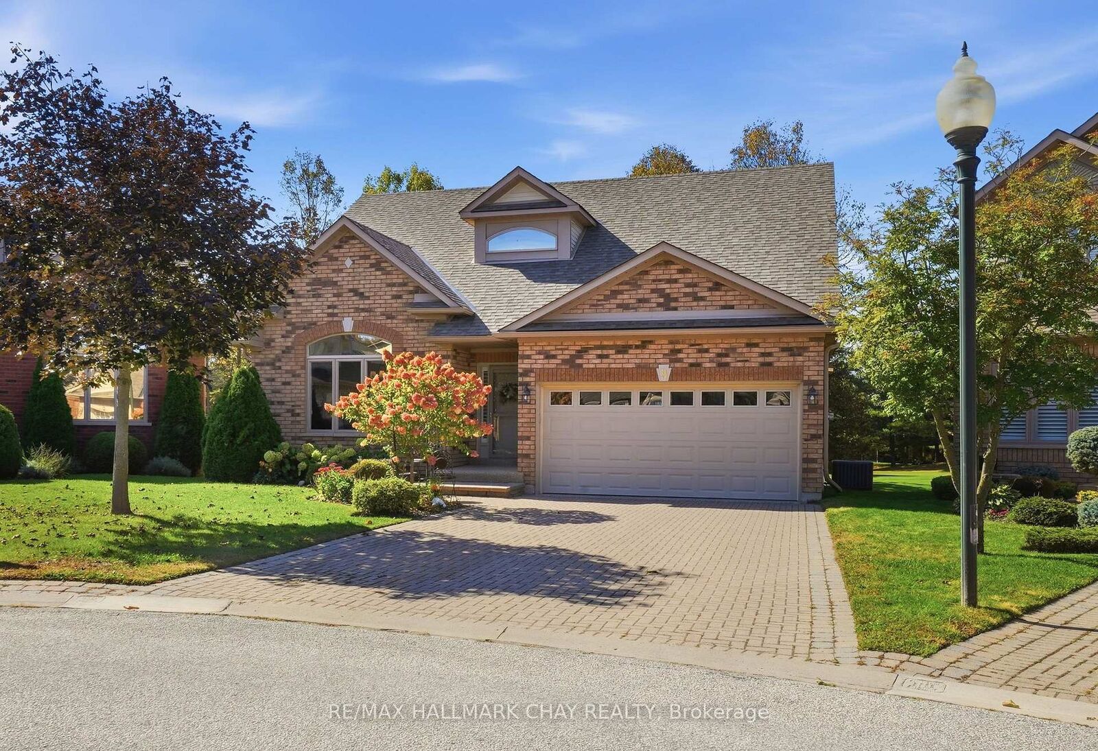 Property Photo:  9 La Costa Court  ON L9R 1Z4 