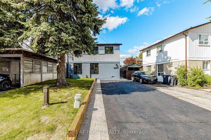 Property Photo:  8 Hazelglen Court  ON L6S 1N7 