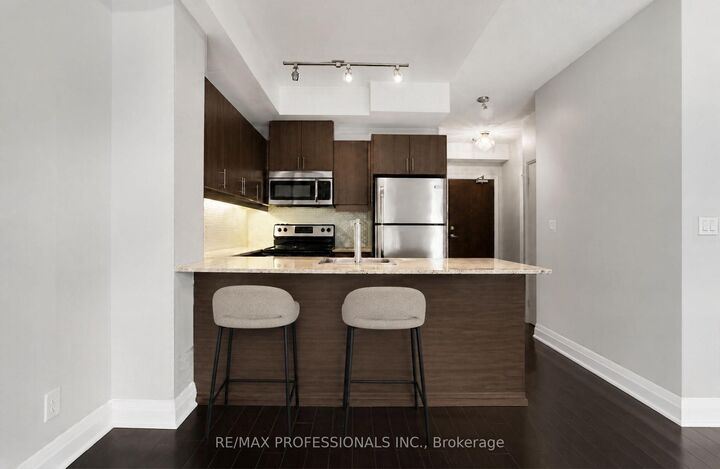 Property Photo:  17 Kenaston Gardens 417  ON M2K 1G7 