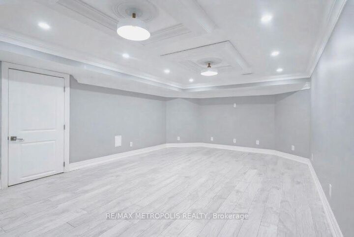 Property Photo:  121 Livingstone Street E Bsmt  ON L4M 6X5 