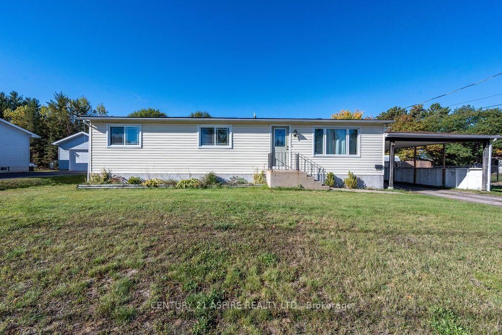 Property Photo:  7 William Street  ON K8H 2K3 