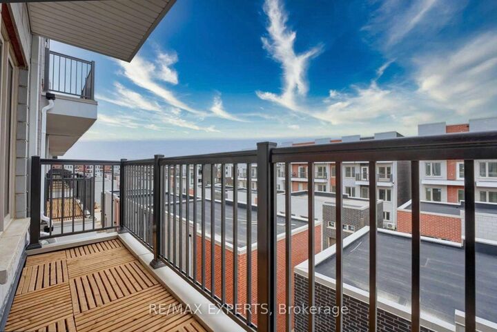 Property Photo:  54 William Duncan Road  ON M3K 0C5 