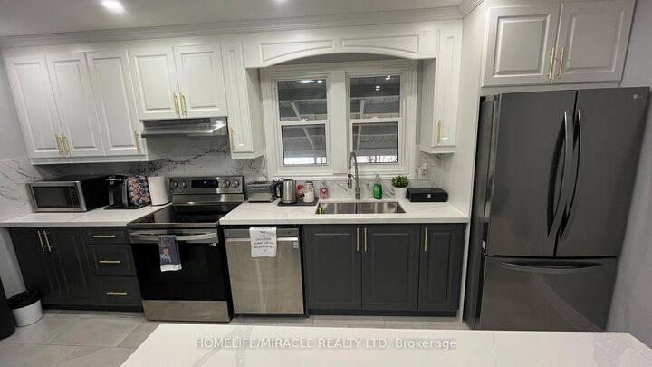 Property Photo:  5659 Robinson Street  ON L2G 2B1 