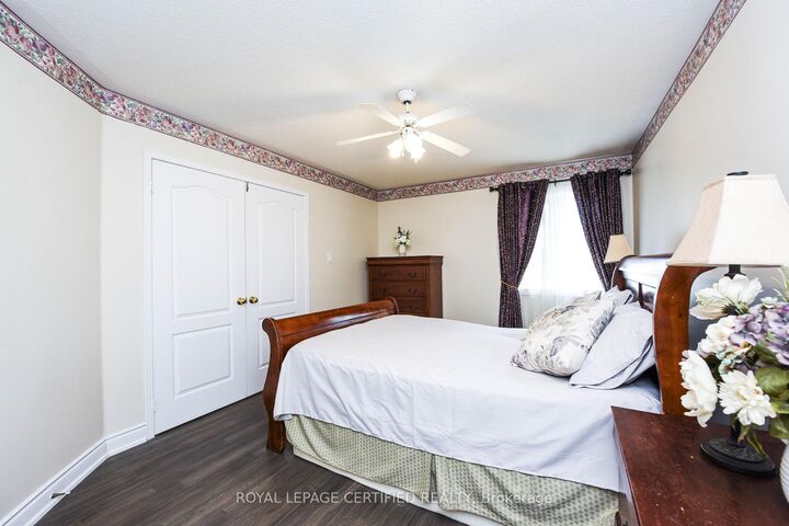 Property Photo: 6037 Clover Ridge Crescent ON L5N 7B4