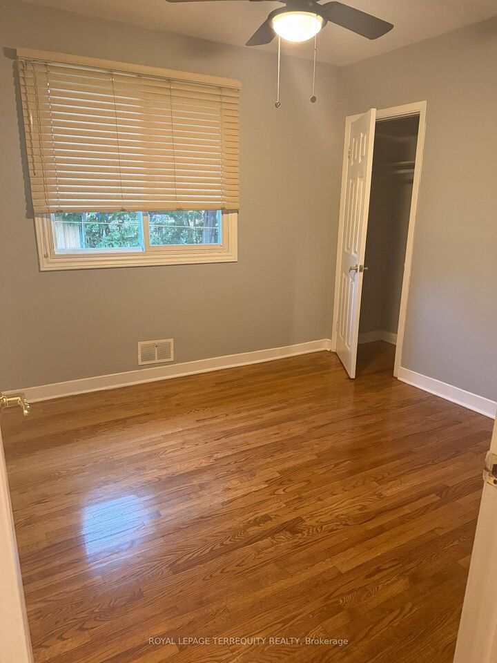Property Photo:  444 Osiris Drive  ON L4C 2P9 