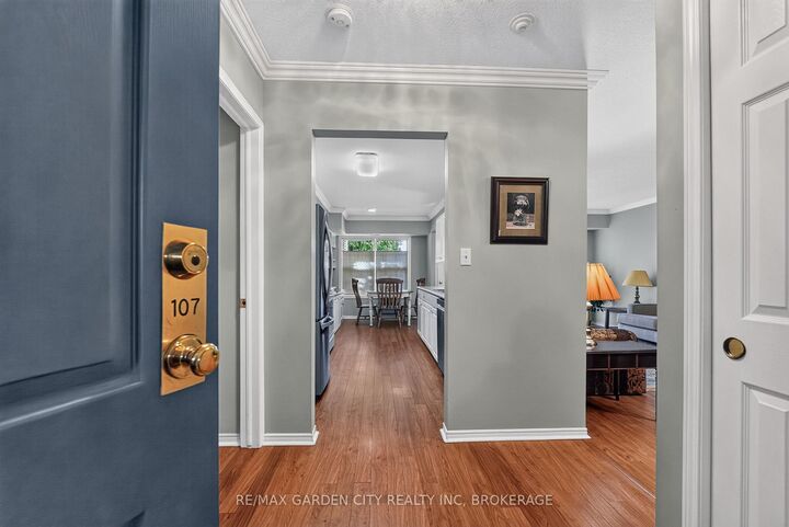 Property Photo:  4090 John Charles Boulevard 107  ON L0R 2C0 