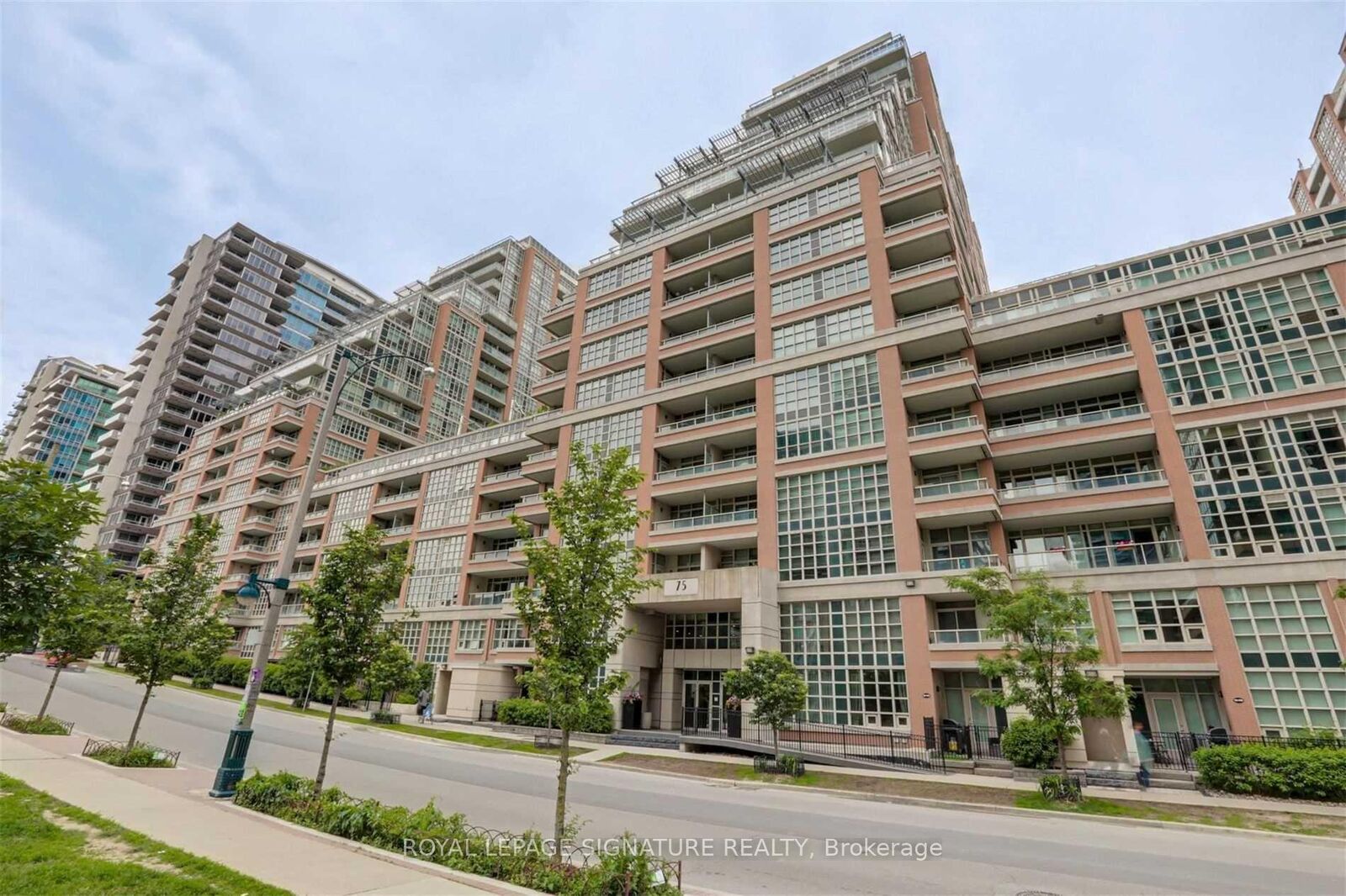 Property Photo: 75 East Liberty Street 1407 ON M6K 3R3