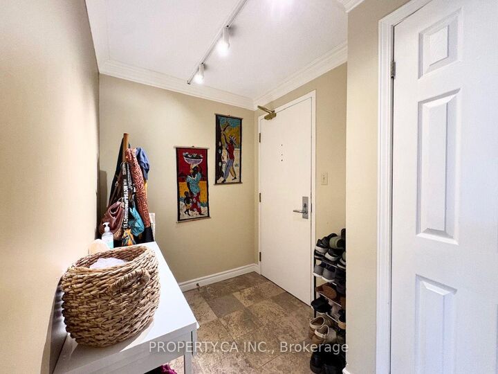 Property Photo:  67 Caroline Street S 4A  ON L8P 3K6 