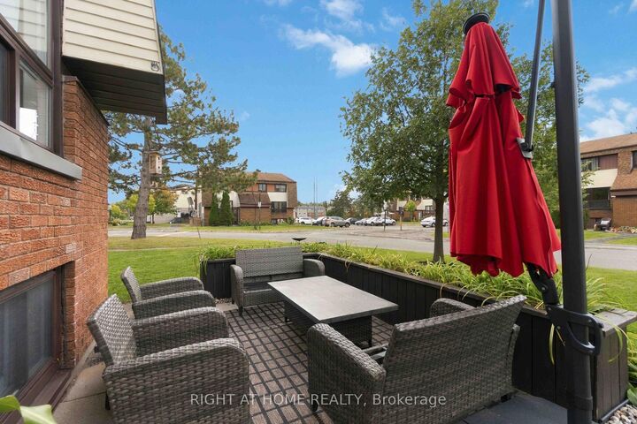 Property Photo:  23 Woodvale N/A C  ON K2G 4H3 