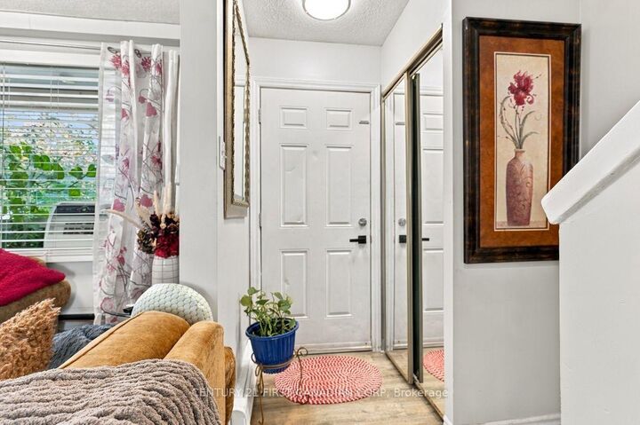 Property Photo:  1443 Huron Street 2  ON N5V 2E6 
