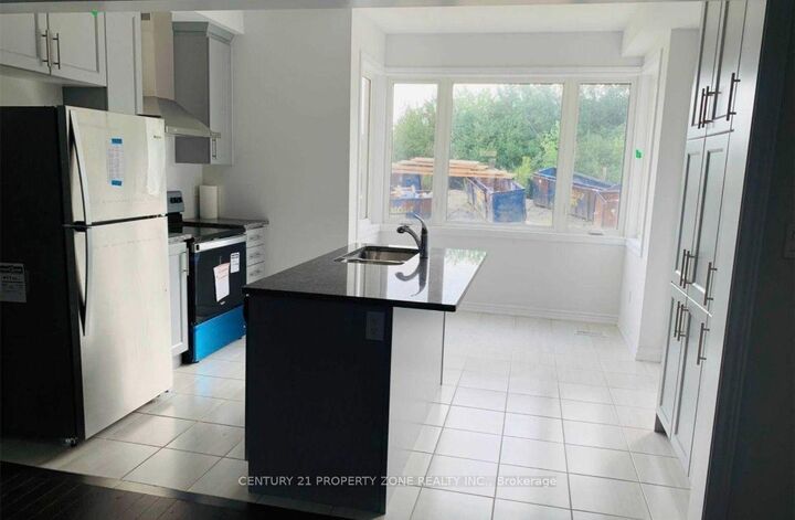 Photo de la propriété:  10 Savino Drive  ON L6Z 0J5 
