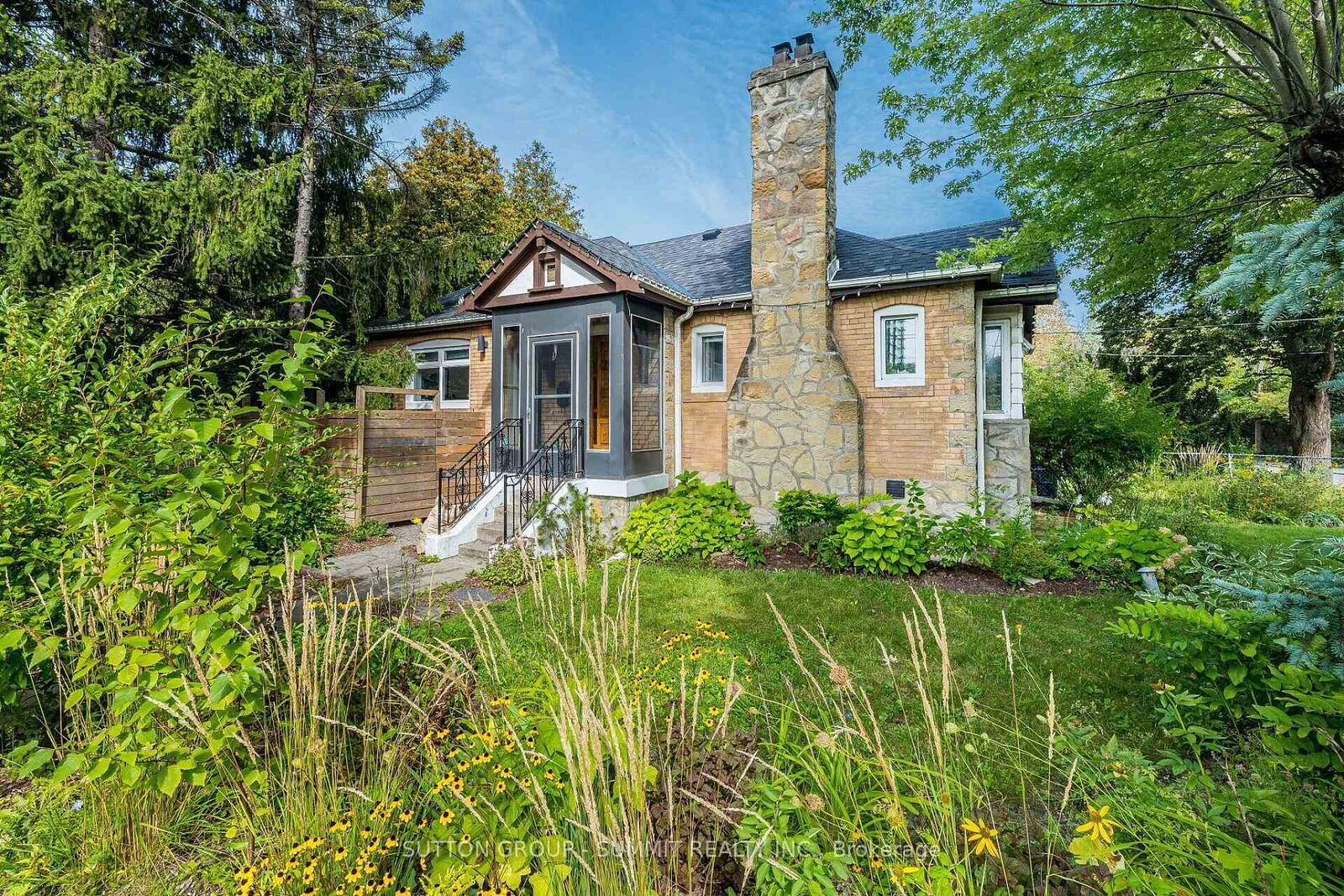 Property Photo:  32 Ellis Avenue  ON M6S 2X1 