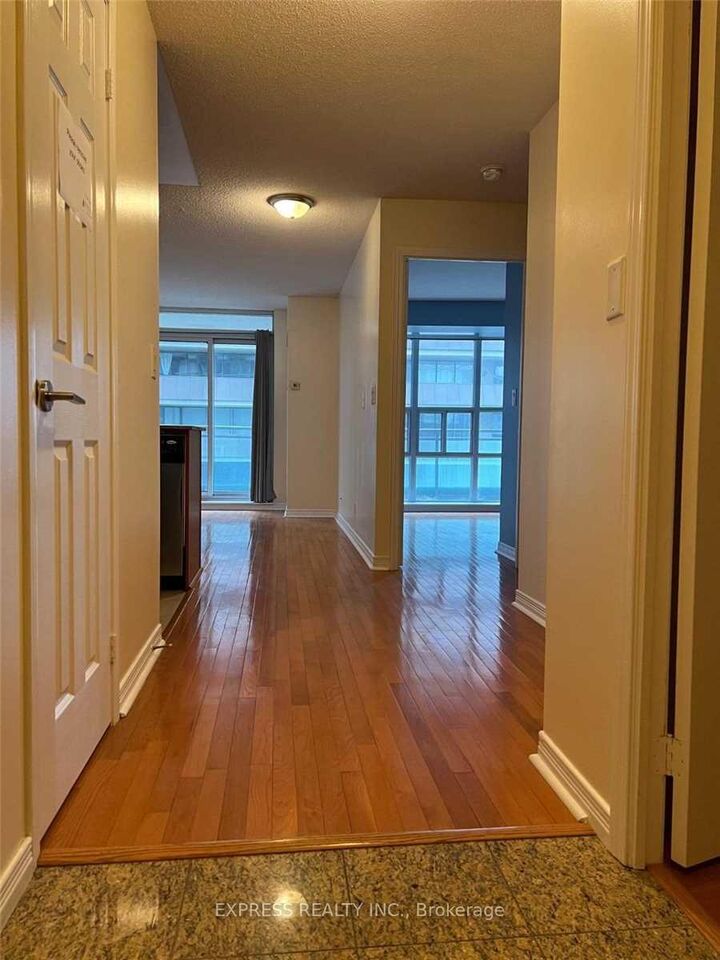 Property Photo:  736 Spadina Avenue 1302  ON M5S 2J6 