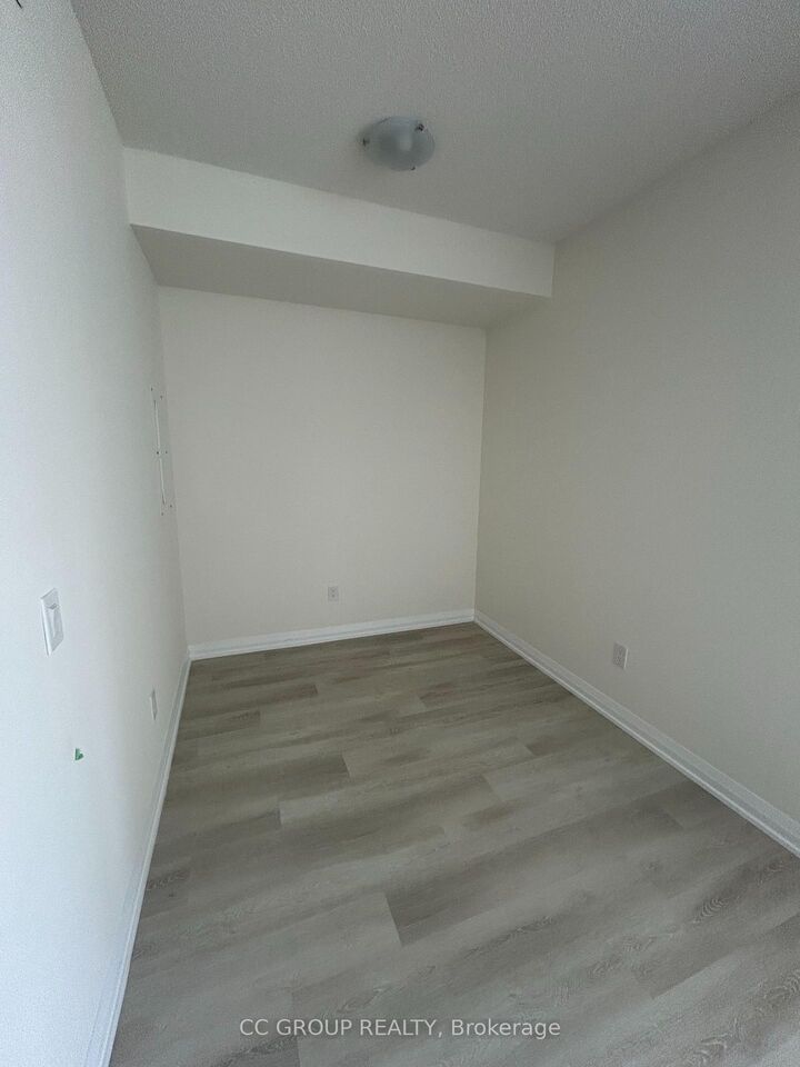 Property Photo:  3270 Sheppard Avenue E 1423  ON M1T 0B3 