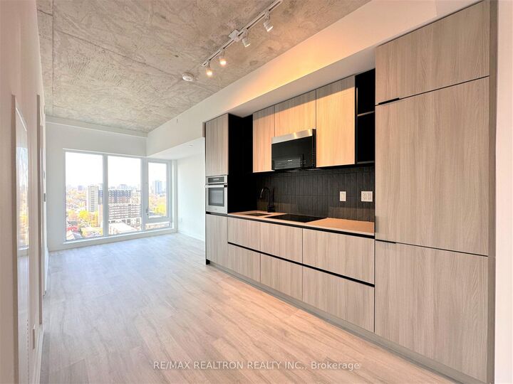 Property Photo:  2 Augusta Avenue Ph08  ON M5V 0T3 