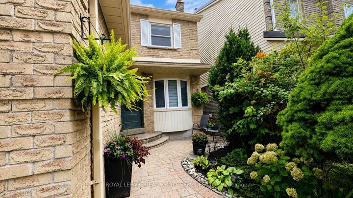 Property Photo:  49 Lowder Place  ON L1N 8B8 