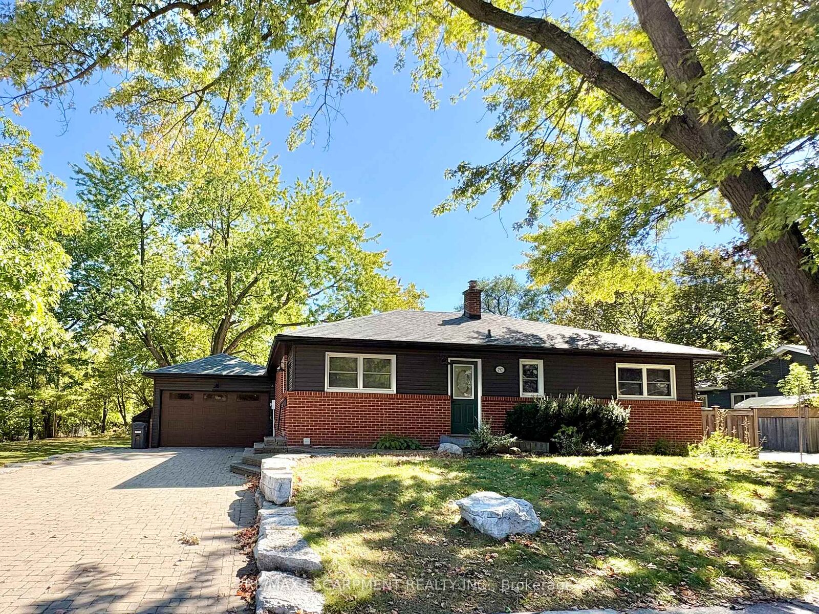 Property Photo: 292 Woodward Avenue Lower ON L9T 1V2