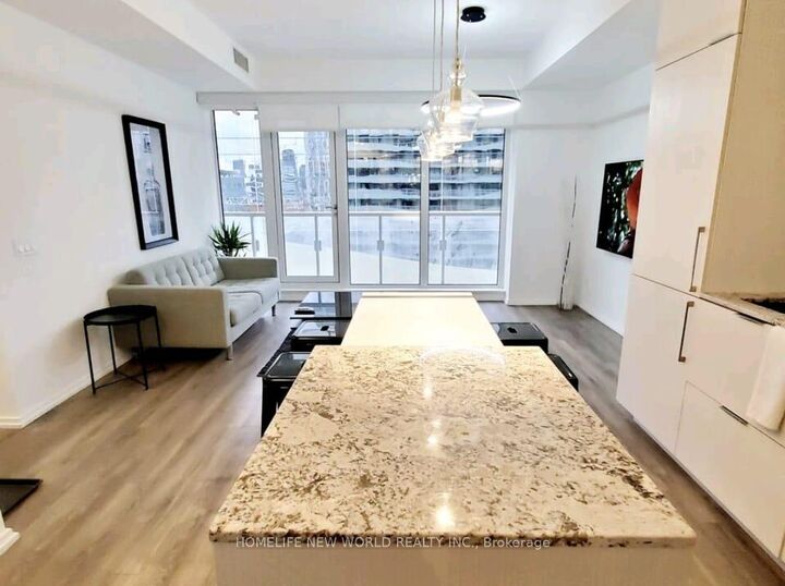 Property Photo: 197 Yonge Street 1806 ON M5B 0C1