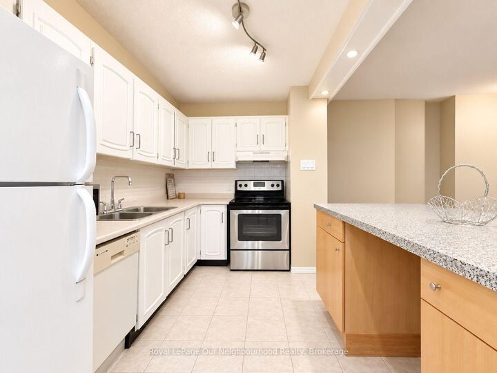 Property Photo: 215 Glenridge Avenue 509 ON L2T 3J7