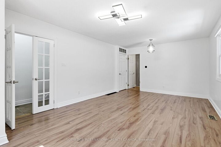 Property Photo: 26 Magwood Court ON M6S 2M5